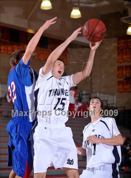 Thumbnail 3 in Desert Vista vs Folsom (MaxPreps Holiday Classic) photogallery.