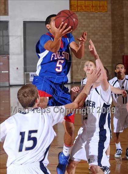 Thumbnail 3 in Desert Vista vs Folsom (MaxPreps Holiday Classic) photogallery.