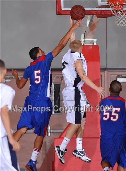 Thumbnail 1 in Desert Vista vs Folsom (MaxPreps Holiday Classic) photogallery.