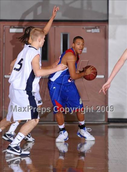 Thumbnail 3 in Desert Vista vs Folsom (MaxPreps Holiday Classic) photogallery.