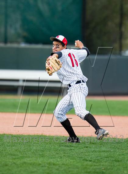 Thumbnail 1 in Holly vs. Fleming (CHSAA 1A Final) photogallery.