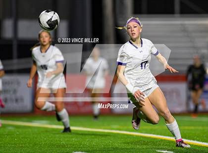 Thumbnail 2 in Kamiak vs. Sumner photogallery.
