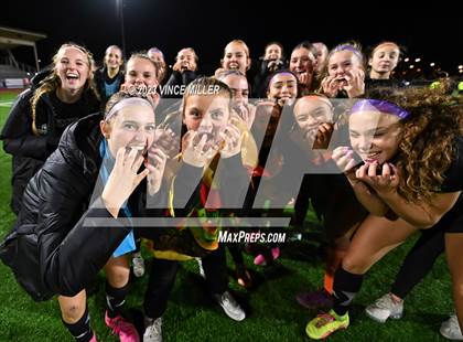 Thumbnail 2 in Kamiak vs. Sumner photogallery.