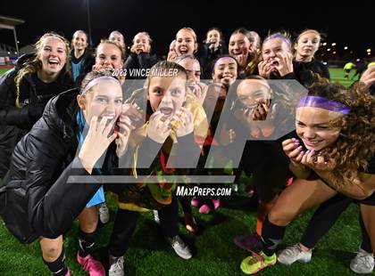 Thumbnail 1 in Kamiak vs. Sumner photogallery.