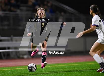 Thumbnail 3 in Kamiak vs. Sumner photogallery.