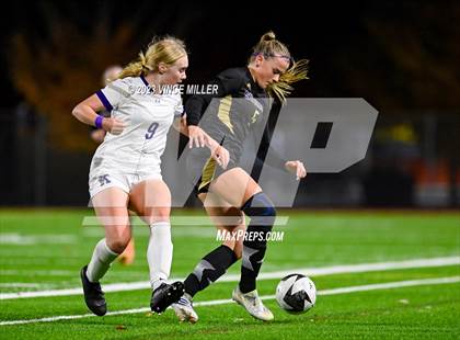 Thumbnail 3 in Kamiak vs. Sumner photogallery.