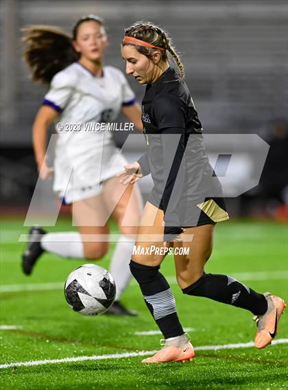 Thumbnail 3 in Kamiak vs. Sumner photogallery.