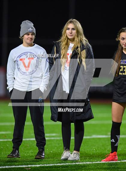 Thumbnail 1 in Kamiak vs. Sumner photogallery.