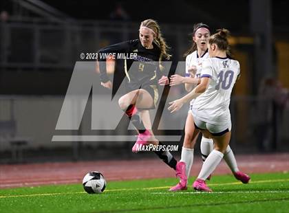 Thumbnail 3 in Kamiak vs. Sumner photogallery.