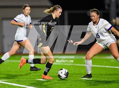Thumbnail 3 in Kamiak vs. Sumner photogallery.