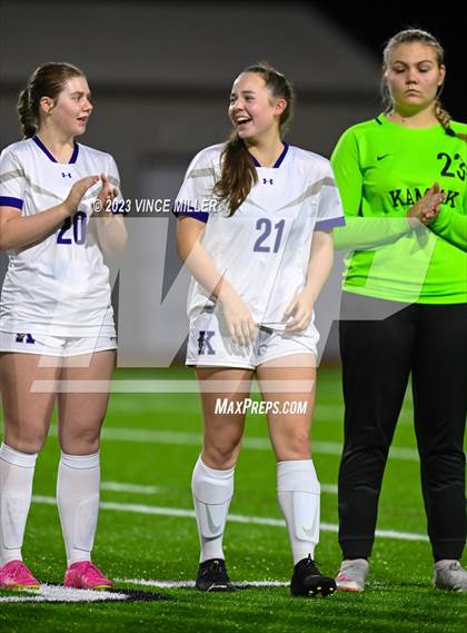Thumbnail 2 in Kamiak vs. Sumner photogallery.