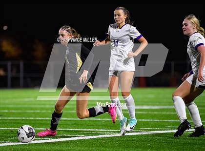 Thumbnail 1 in Kamiak vs. Sumner photogallery.