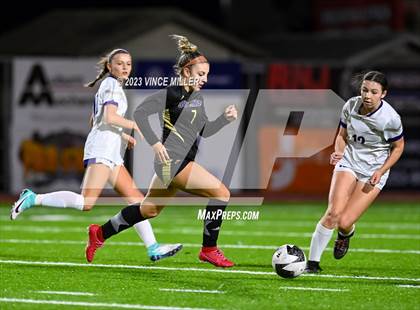 Thumbnail 3 in Kamiak vs. Sumner photogallery.