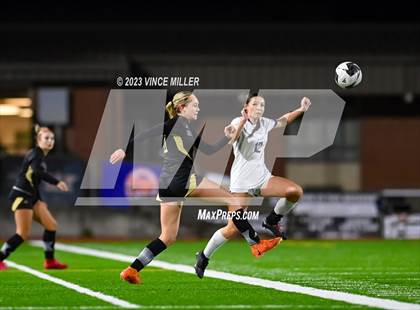Thumbnail 2 in Kamiak vs. Sumner photogallery.