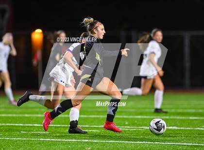 Thumbnail 3 in Kamiak vs. Sumner photogallery.
