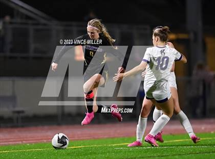 Thumbnail 2 in Kamiak vs. Sumner photogallery.
