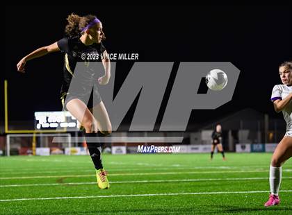 Thumbnail 2 in Kamiak vs. Sumner photogallery.