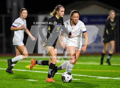 Thumbnail 3 in Kamiak vs. Sumner photogallery.