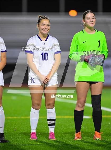 Thumbnail 2 in Kamiak vs. Sumner photogallery.