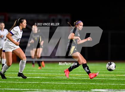 Thumbnail 2 in Kamiak vs. Sumner photogallery.