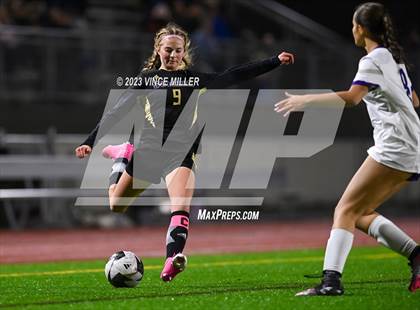 Thumbnail 2 in Kamiak vs. Sumner photogallery.