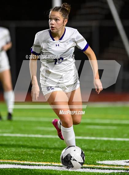 Thumbnail 3 in Kamiak vs. Sumner photogallery.