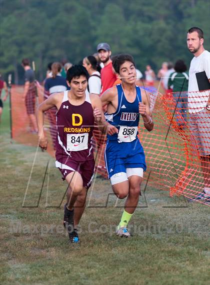 Thumbnail 2 in Nike South XC Invitational photogallery.