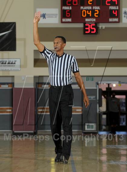 Thumbnail 2 in Capistrano Valley vs. Thousand Oaks (MaxPreps Holiday Classic) photogallery.