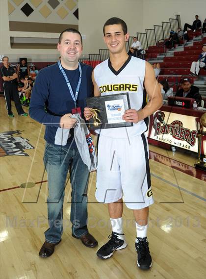 Thumbnail 3 in Capistrano Valley vs. Thousand Oaks (MaxPreps Holiday Classic) photogallery.