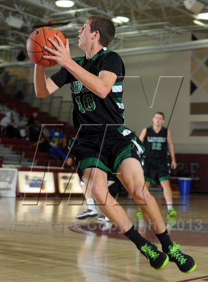 Thumbnail 3 in Capistrano Valley vs. Thousand Oaks (MaxPreps Holiday Classic) photogallery.