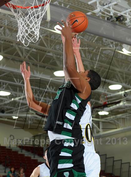 Thumbnail 3 in Capistrano Valley vs. Thousand Oaks (MaxPreps Holiday Classic) photogallery.
