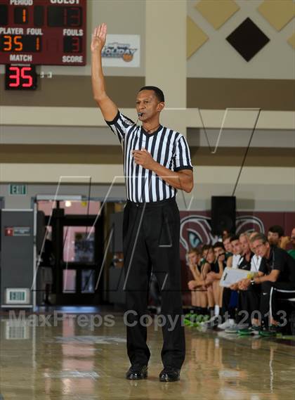 Thumbnail 2 in Capistrano Valley vs. Thousand Oaks (MaxPreps Holiday Classic) photogallery.