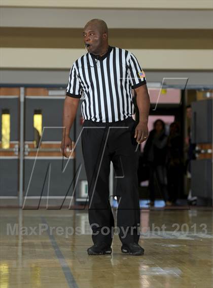 Thumbnail 1 in Capistrano Valley vs. Thousand Oaks (MaxPreps Holiday Classic) photogallery.