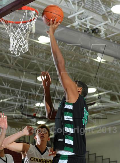 Thumbnail 2 in Capistrano Valley vs. Thousand Oaks (MaxPreps Holiday Classic) photogallery.