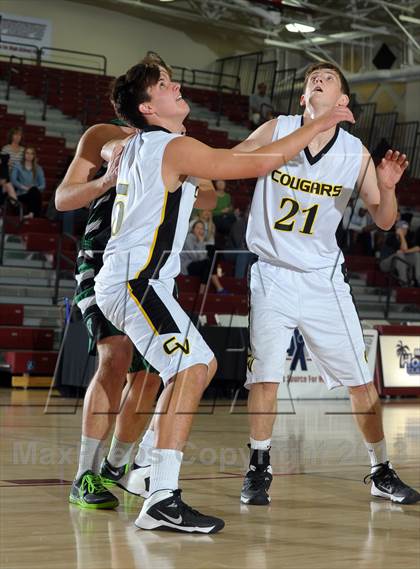 Thumbnail 2 in Capistrano Valley vs. Thousand Oaks (MaxPreps Holiday Classic) photogallery.