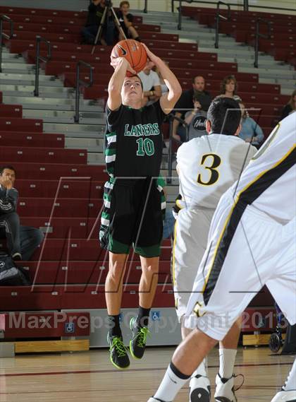 Thumbnail 2 in Capistrano Valley vs. Thousand Oaks (MaxPreps Holiday Classic) photogallery.