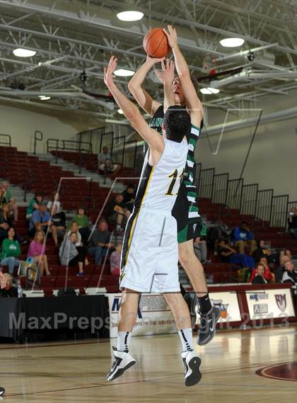Thumbnail 3 in Capistrano Valley vs. Thousand Oaks (MaxPreps Holiday Classic) photogallery.