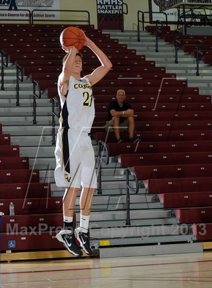 Thumbnail 1 in Capistrano Valley vs. Thousand Oaks (MaxPreps Holiday Classic) photogallery.