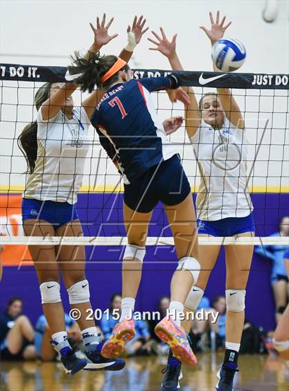 Thumbnail 3 in Santa Margarita vs Sacred Heart (Durango Fall Classic) photogallery.