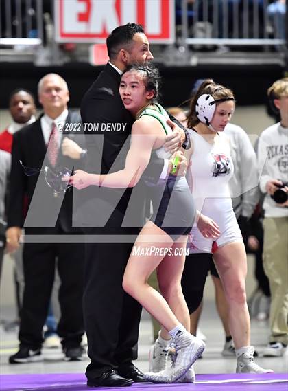Thumbnail 2 in UIL State Championships - 6A 110lb Final photogallery.