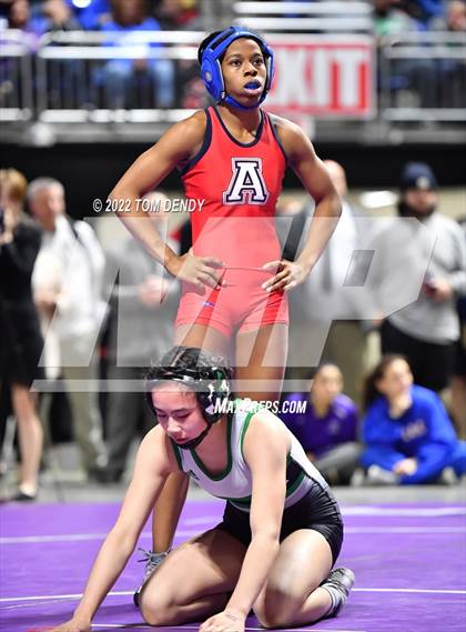 Thumbnail 2 in UIL State Championships - 6A 110lb Final photogallery.