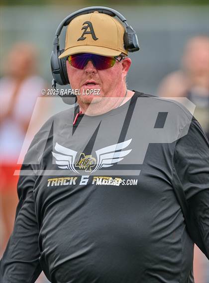 Thumbnail 2 in UIL 3A Track & Field District (100M Hurdles) photogallery.