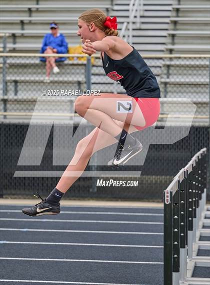 Thumbnail 2 in UIL 3A Track & Field District (100M Hurdles) photogallery.
