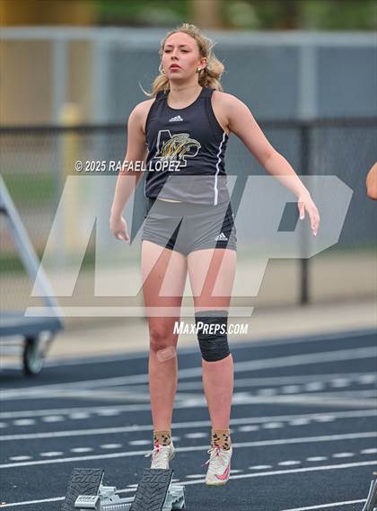 Thumbnail 3 in UIL 3A Track & Field District (100M Hurdles) photogallery.