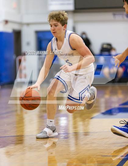 Thumbnail 2 in Newport Central Catholic @ Highlands photogallery.