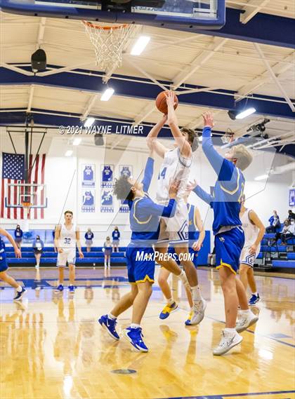 Thumbnail 3 in Newport Central Catholic @ Highlands photogallery.