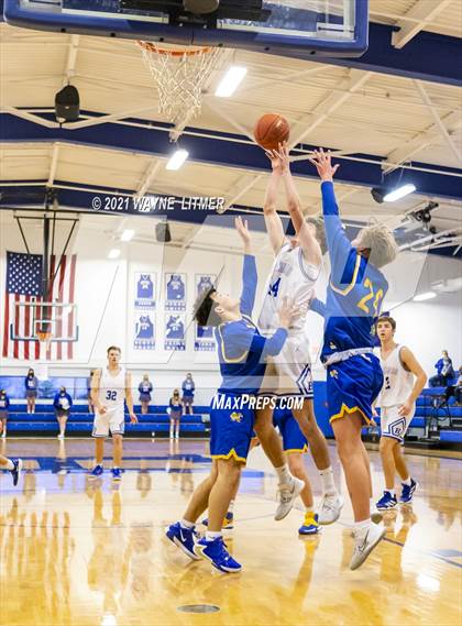 Thumbnail 1 in Newport Central Catholic @ Highlands photogallery.