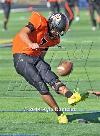 Thumbnail 3 in Pilot Point vs. Mineola (UIL 3A Division 1 Region 2 Semifinal) photogallery.
