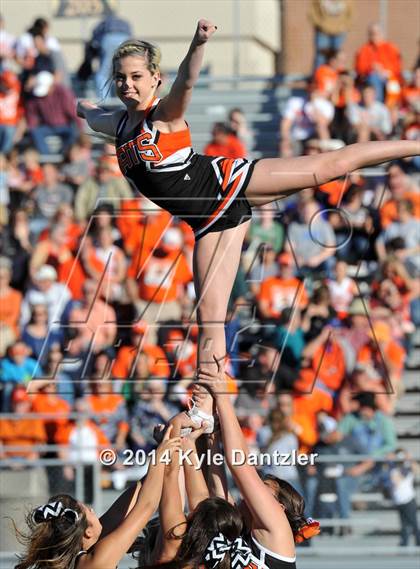 Thumbnail 2 in Pilot Point vs. Mineola (UIL 3A Division 1 Region 2 Semifinal) photogallery.