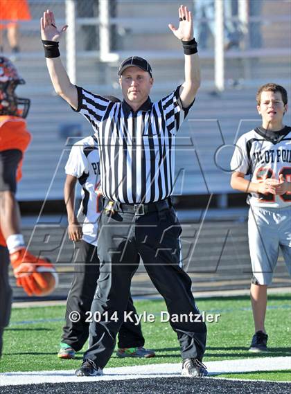 Thumbnail 3 in Pilot Point vs. Mineola (UIL 3A Division 1 Region 2 Semifinal) photogallery.